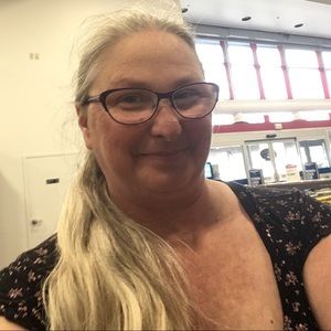 Meet your Posher, Kelli